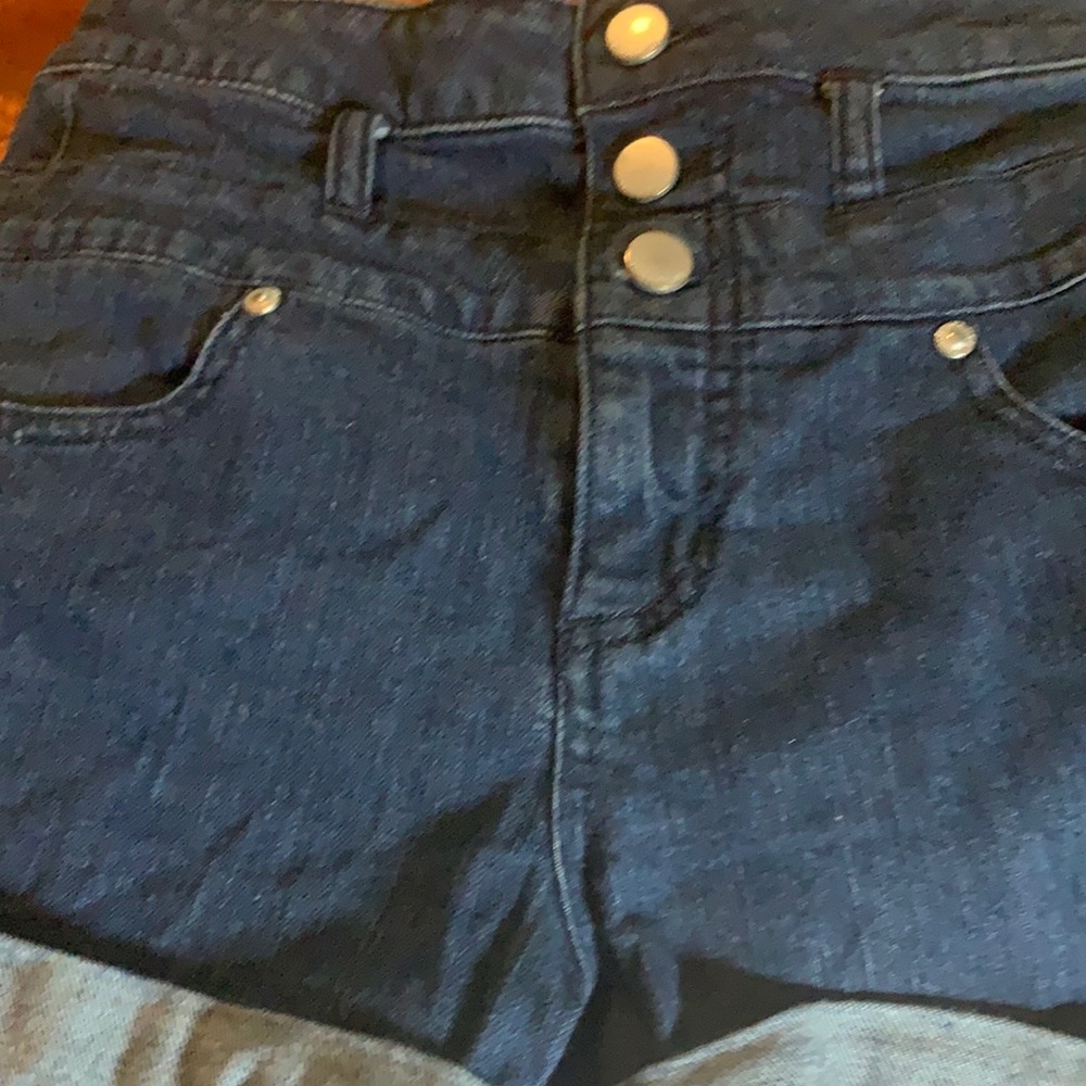 Tinseltown Denim Couture 3‎ button Jean shorts size 3